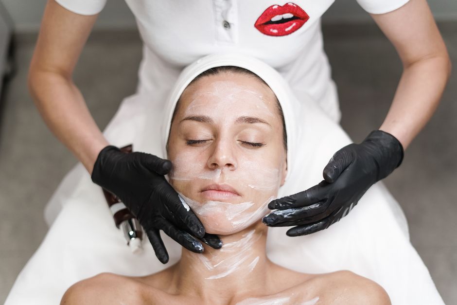 Facial & Cleanup